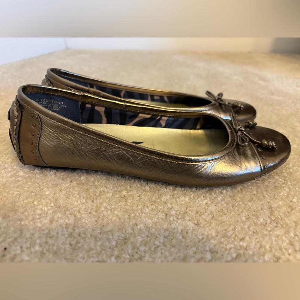 Anne Klein Sport Vegan Metallic Goldish Ballet Flats w/ Dainty Bows 7.5 or 7-1/2